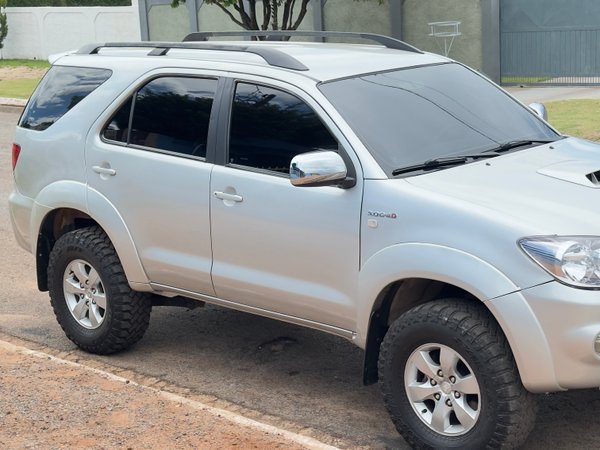 Foto 1 - Toyota Hilux SW4 3.0 Turbo Diesel 4x4