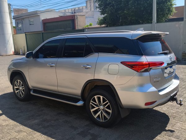 Foto 2 - Toyota Hilux SW4 SRX 2.8 Turbo Diesel 4x4