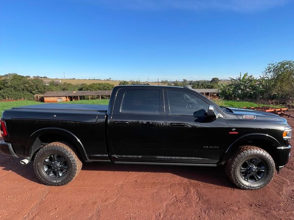Foto 3 - RAM 3500 Laramie Night Edition 6.7 Turbo Diesel 4x4