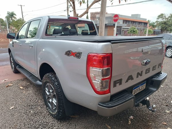 Foto 4 - Ford Ranger XLS 2.2 Turbo Diesel 4x4