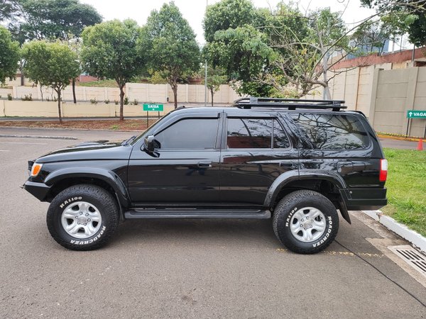 Foto 3 - Toyota Hilux SW4 3.0 Turbo Diesel 4x4