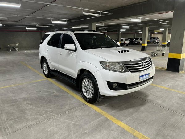 Foto 1 - Toyota Hilux SW4 SRV 3.0 Turbo Diesel 4x4