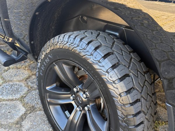 Foto 9 - RAM Classic Laramie Night Edition 5.7 V8 Gasolina 4x4