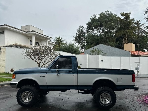 Foto 3 - Ford F1000 Super Série 3.9 Turbo Diesel 4x2 C.S