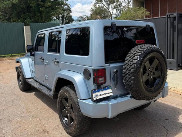 Foto 5 - Jeep Wrangler Unlimited Sport 3.6 V6 24v 4x4 4p.