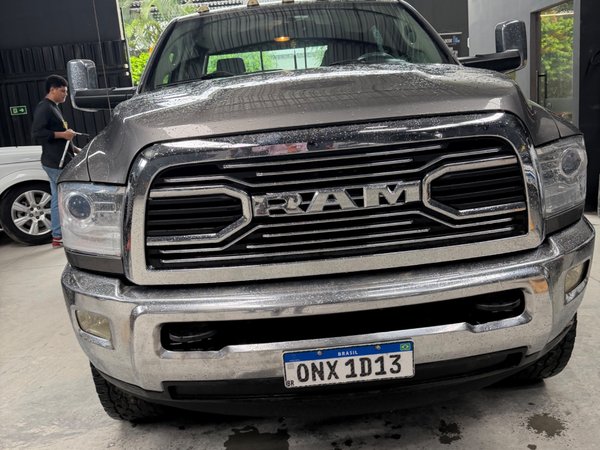 Foto 2 - RAM 2500 Laramie 6.7 Turbo Diesel 4x4