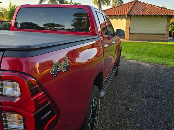 Foto 4 - Toyota Hilux SRX 2.8 Turbo Diesel 4x4