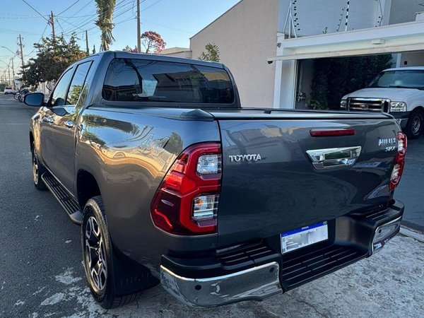 Foto 4 - Toyota Hilux SRX 2.8 Turbo Diesel 4x4