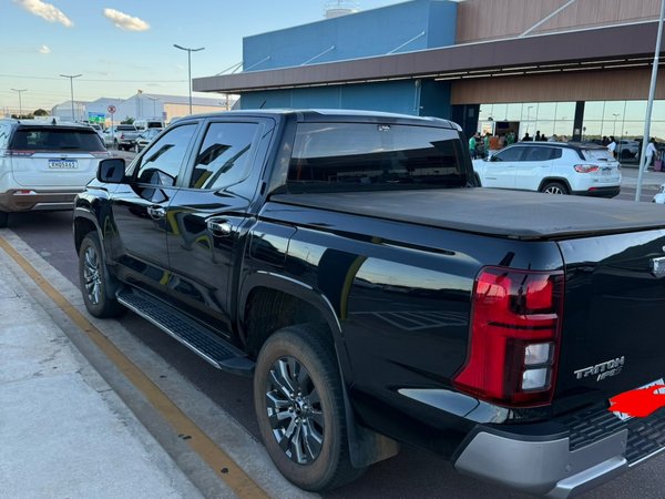 Foto 5 - Mitsubishi Triton HPE-S 2.4 Bi-Turbo Diesel 4x4