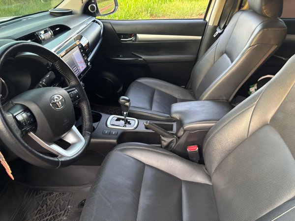 Foto 5 - Toyota Hilux SRX 2.8 Turbo Diesel 4x4