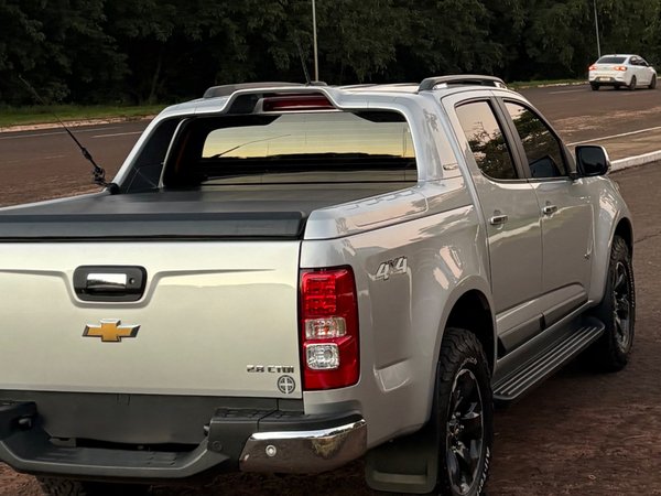 Foto 3 - Chevrolet S10 High Country 2.8 Turbo Diesel 4x4