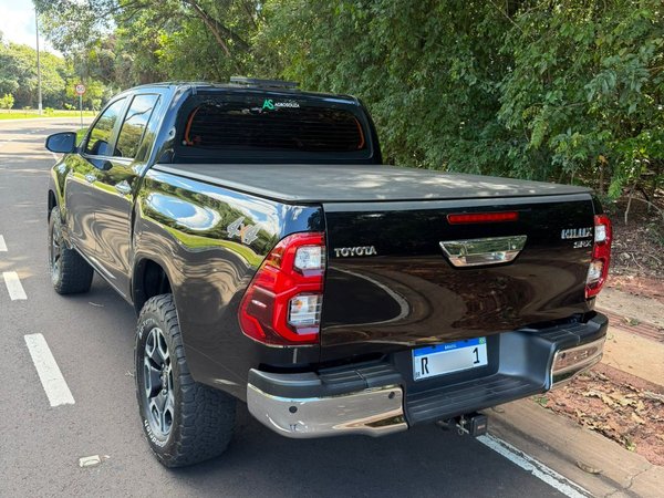 Foto 4 - Toyota Hilux SRX 2.8 Turbo Diesel 4x4