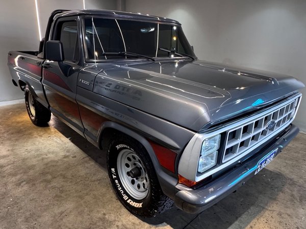 Foto 2 - Ford F1000 3.6 Diesel
