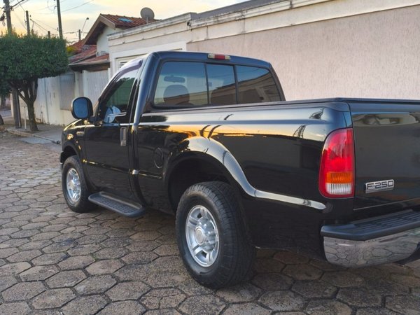 Foto 3 - Ford F250 XLT 3.9 Turbo Diesel 4x2 C.S