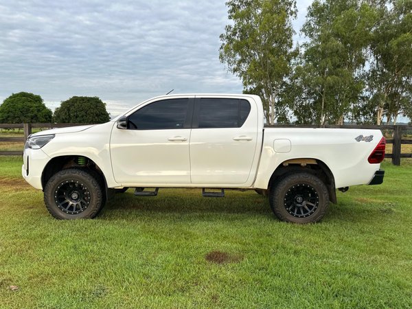 Foto 3 - Toyota Hilux SR 2.8 Turbo Diesel 4x4