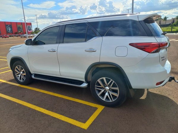 Foto 3 - Toyota Hilux SW4 SRX 2.8 Turbo Diesel 4x4