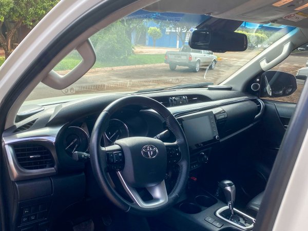 Foto 7 - Toyota Hilux SRV D4-D 2.8 Turbo Diesel 4x4