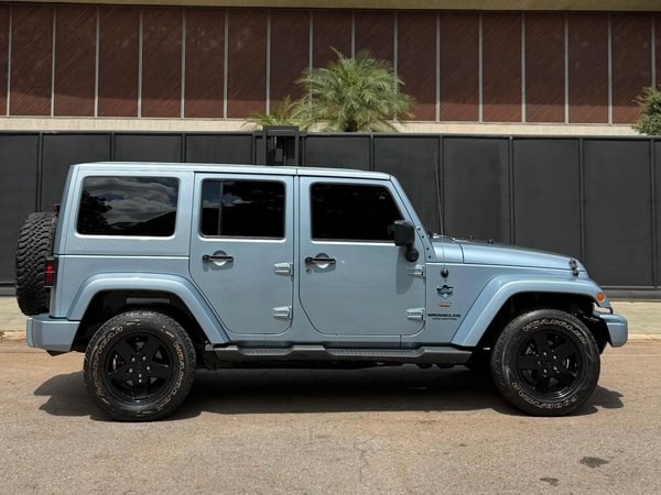 Foto 3 - Jeep Wrangler Unlimited Sport 3.6 V6 24v 4x4 4p.