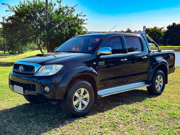 Foto 1 - Toyota Hilux SRV 3.0 Turbo Diesel 4x4