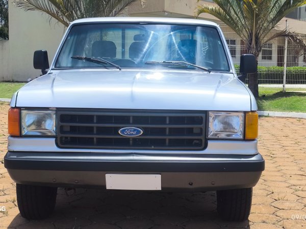 Foto 2 - Ford F1000 Super Série 3.9 Diesel C.S