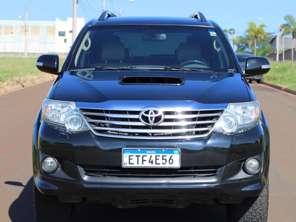 Foto 5 - Toyota Hilux SW4 SRV 3.0 Turbo Diesel 4x4