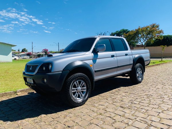 Foto 1 - Mitsubishi L200 Outdoor GLS 2.5 Turbo Diesel 4x4