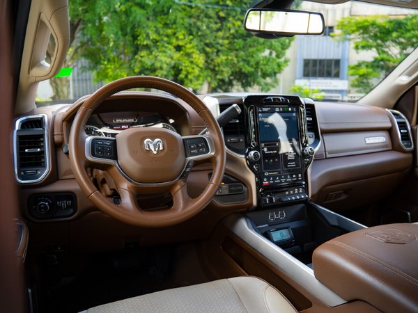 Foto 8 - RAM 3500 Laramie 6.7 Turbo Diesel 4x4