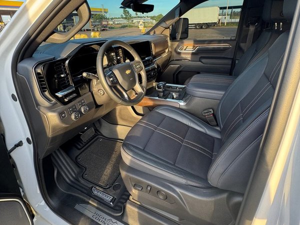 Foto 7 - Chevrolet Silverado 1500 High Country 5.3 V8 Gasolina 4x4