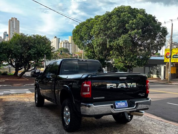 Foto 3 - RAM 2500 Laramie 6.7 Turbo Diesel 4x4