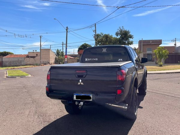 Foto 5 - Mitsubishi L200 Triton HPE 3.2 Turbo Diesel 4x4