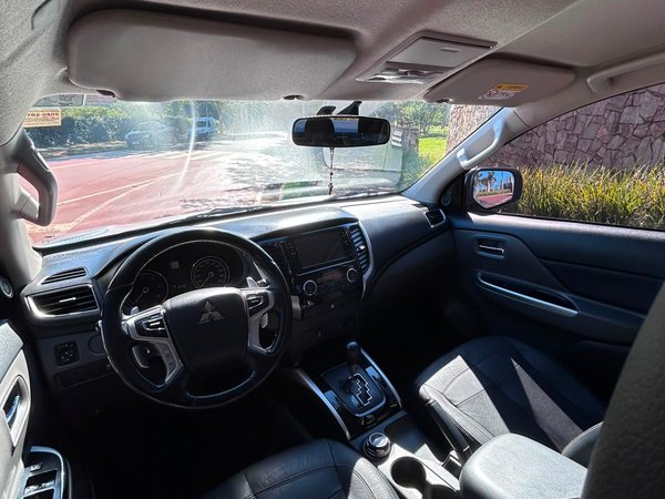 Foto 7 - Mitsubishi L200 Triton Sport HPE 2.4 Turbo Diesel 4x4