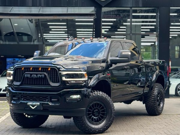 Foto 1 - RAM 2500 Laramie Night Edition 6.7 Turbo Diesel 4x4