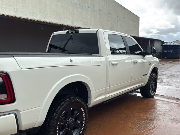 Foto 2 - RAM 2500 Laramie Night Edition 6.7 Turbo Diesel 4x4