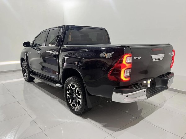 Foto 4 - Toyota Hilux SRX 2.8 Turbo Diesel 4x4