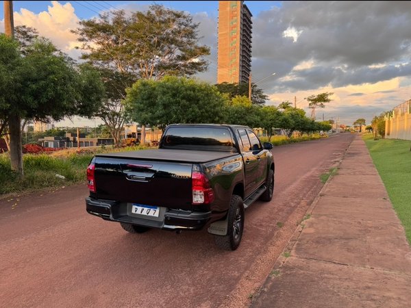 Foto 2 - Toyota Hilux SR 2.8 Turbo Diesel 4x4