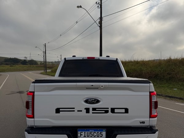 Foto 4 - Ford F150 Lariat 5.0 V8 Gasolina Fx4