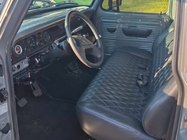 Foto 5 - Ford F1000 3.9 Diesel