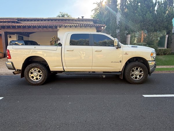 Foto 4 - RAM 2500 Laramie 6.7 Turbo Diesel 4x4