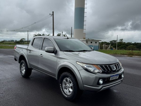 Foto 1 - Mitsubishi L200 Sport GLS 2.5 Turbo Diesel 4x4