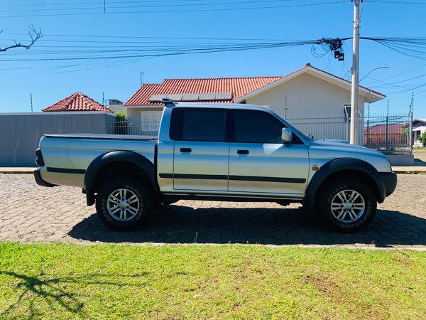 Foto 3 - Mitsubishi L200 Outdoor GLS 2.5 Turbo Diesel 4x4