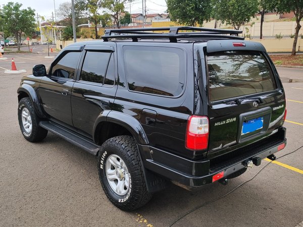 Foto 4 - Toyota Hilux SW4 3.0 Turbo Diesel 4x4