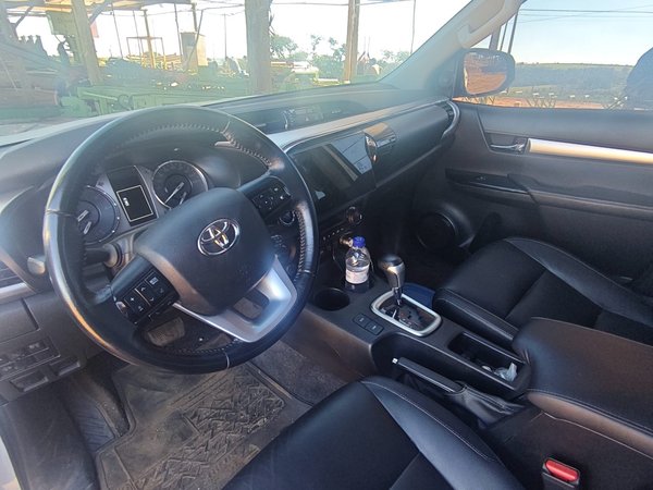 Foto 4 - Toyota Hilux SRV 2.8 Turbo Diesel 4x4