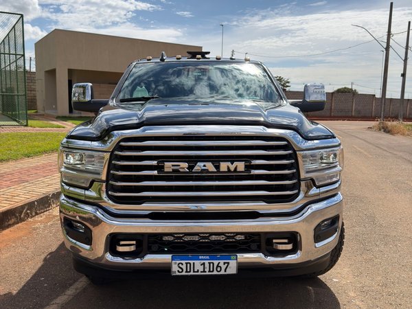 Foto 2 - RAM 3500 Longhorn Limited 6.7 Turbo Diesel 4x4