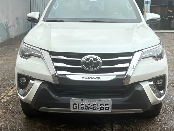Foto 3 - Toyota Hilux SW4 SRX Diamond 2.8 Turbo Diesel 4x4