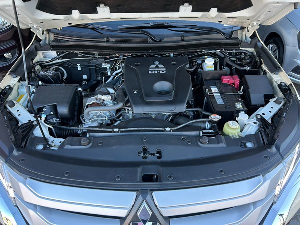 Foto 8 - Mitsubishi L200 Triton Sport HPE-S 2.4 Turbo Diesel 4x4