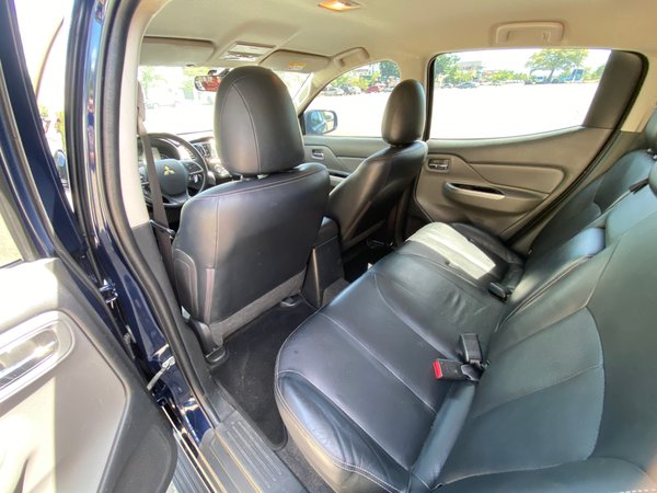 Foto 6 - Mitsubishi Triton HPE-S 2.4 Bi-Turbo Diesel 4x4