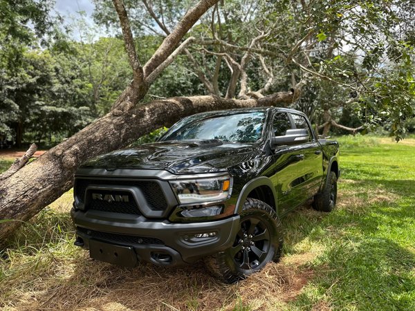 Foto 2 - RAM 1500 Rebel 5.7 V8 Gasolina 4x4
