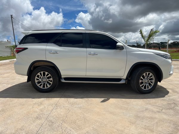 Foto 3 - Toyota Hilux SW4 SRX 2.8 Turbo Diesel 4x4