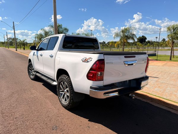 Foto 3 - Toyota Hilux SRX 2.8 Turbo Diesel 4x4