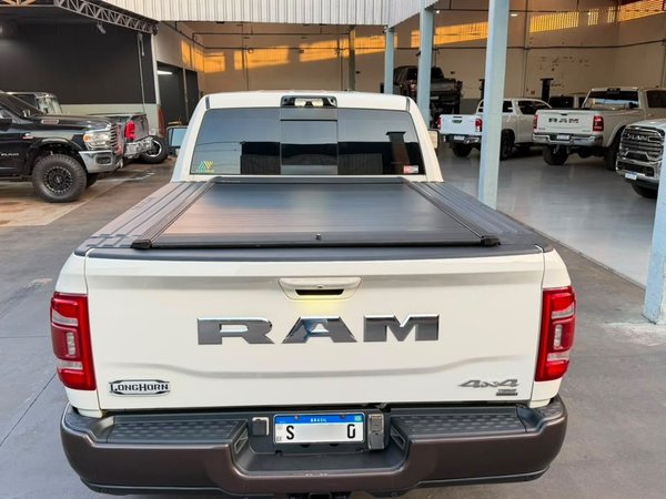 Foto 6 - RAM 3500 Longhorn Limited 6.7 Turbo Diesel 4x4